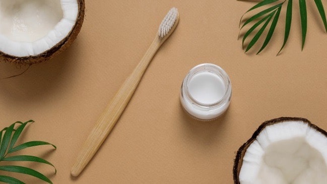 Read more about the article TRY COCONUT OIL PULLING FOR HEALTHIER TEETH AND GUMS
